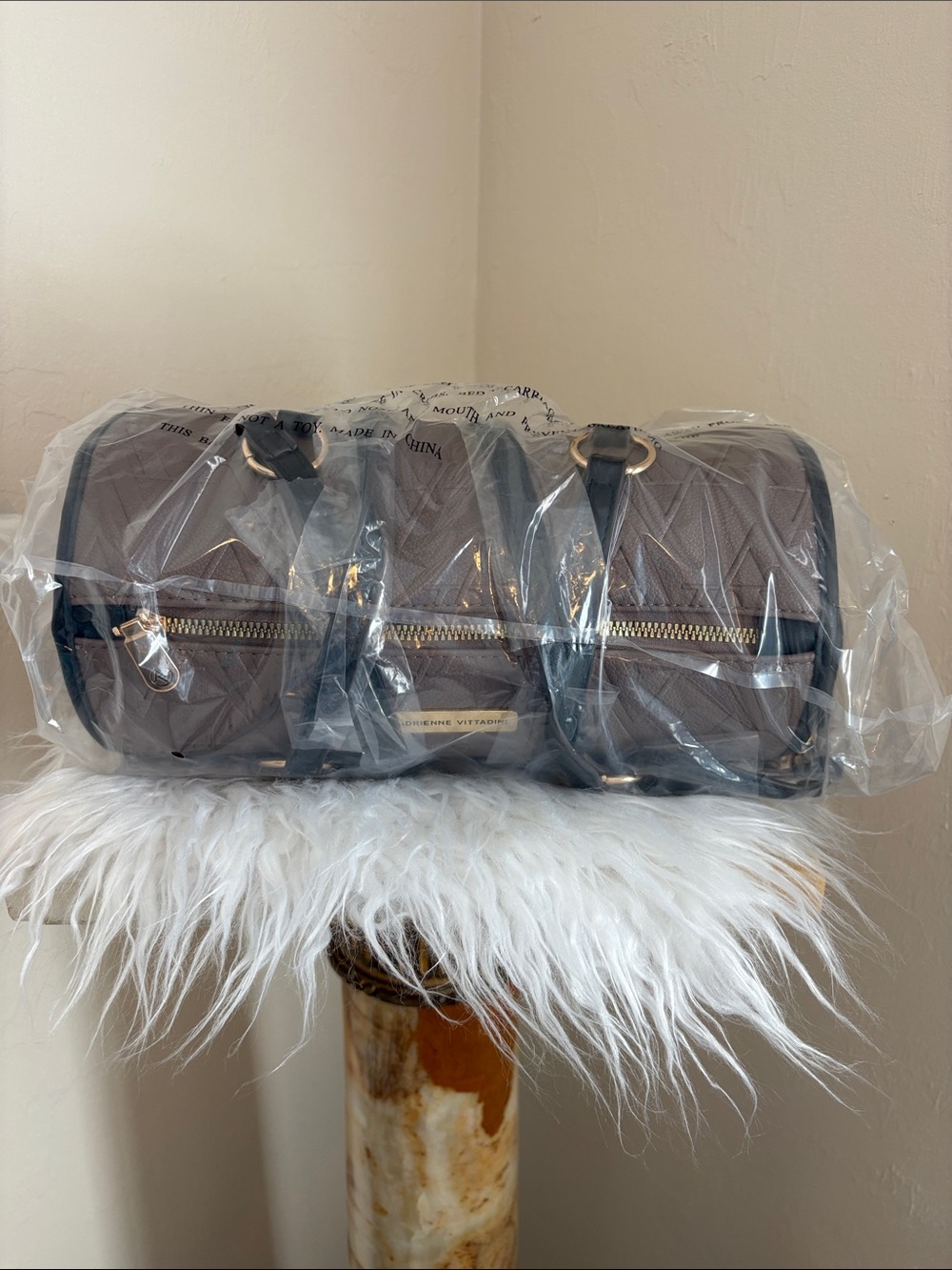 NWT Adrienne Vittadini Debossed Barrel Bag w/ Detachable Pouch Mushroom.
